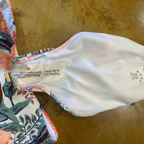 NWT Roxy Floral Bikini - Picture 6 of 10